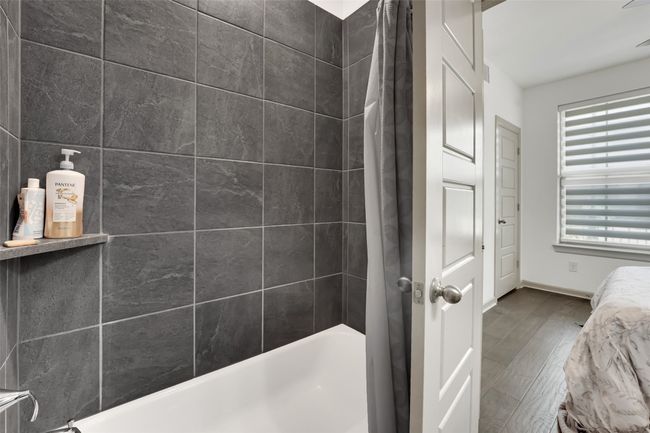 1014 Manacor Ln, House other with 3 bedrooms, 4 bathrooms and null parking in Dallas TX | Image 7
