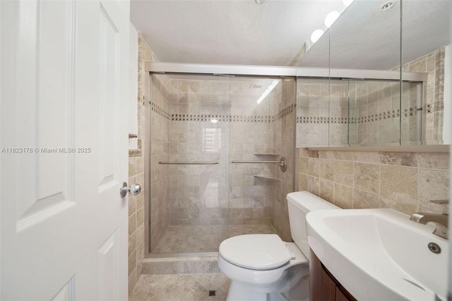 APT-262 - 1500 Bay Rd, Condo with 2 bedrooms, 2 bathrooms and null parking in Miami Beach FL | Image 25