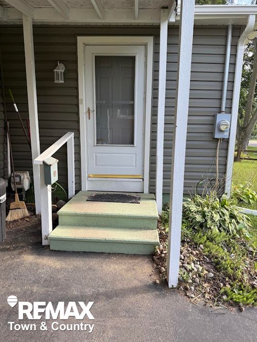 11934 Benson Rd, Mount Morris, MI, 48458-1404 | Card Image