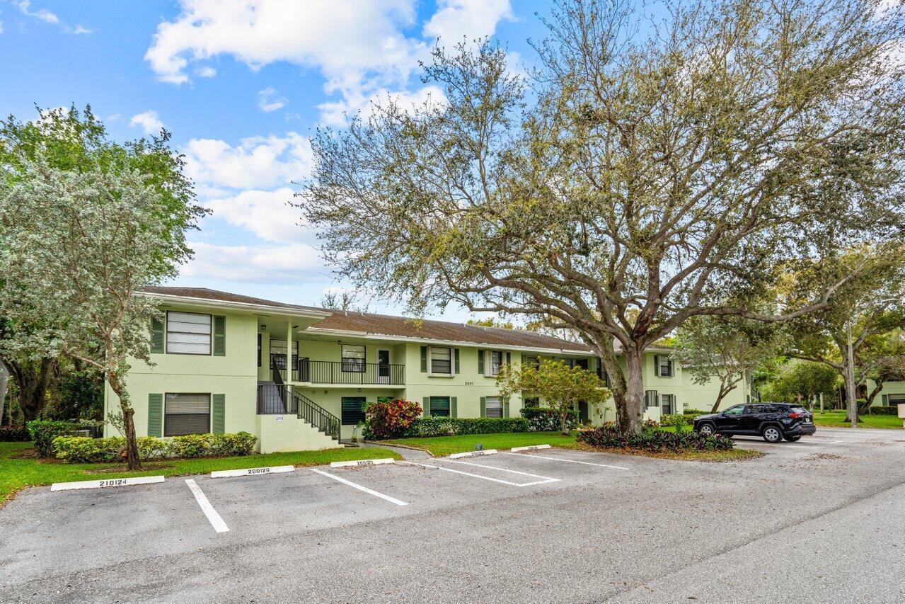 Residential Lease in Palm Beach Gardens 2