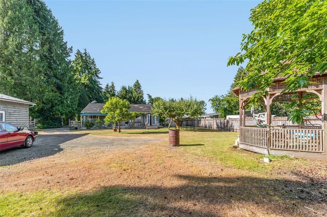 1226 Centre Rd, House other with 4 bedrooms, 2 bathrooms and 5 parking in Qualicum Beach BC | Image 6