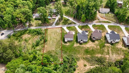 1919 Lakewood Dr, Morristown, TN, 37814-5312 | Card Image