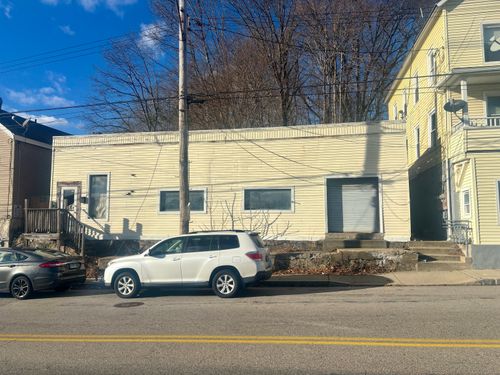 18 Central Ave, Norwich, CT, 06360-4713 | Card Image