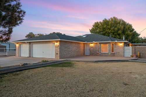 2233 Julie Ave Sw, Albuquerque, NM, 87105-6633 | Card Image