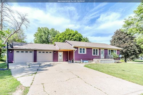 102 Arnolds Entrance, Lake Park, IA, 51347-1001 | Card Image