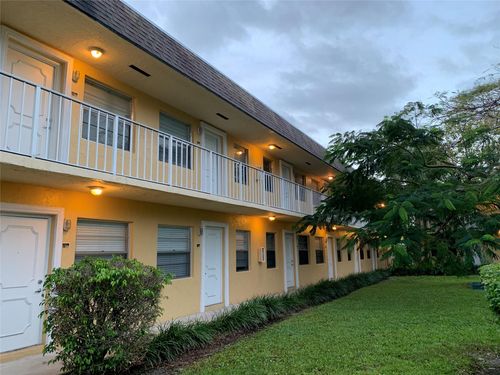 apt-426-5168 Ne 6th Ave, Oakland Park, FL, 33334-3371 | Card Image