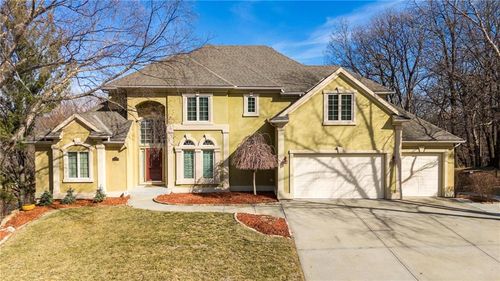 6119 S National Dr, Parkville, MO, 64152-4963 | Card Image