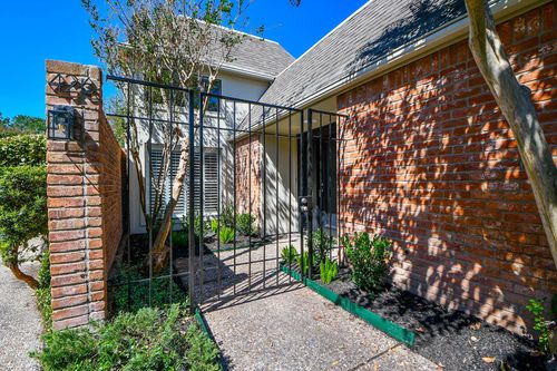426 E Fair Harbor Ln, Houston, TX, 77079-2563 | Card Image