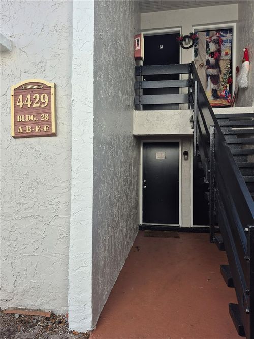 apt-28-4429 Treehouse Ln, Tamarac, FL, 33319-3346 | Card Image
