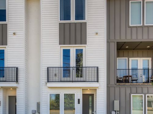2122 24th Ave N, Nashville, TN, 37208-1006 | Card Image