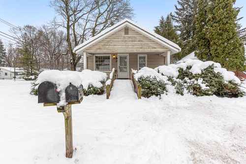 3303 Lexington Rd, Waterford, MI, 48328-1626 | Card Image