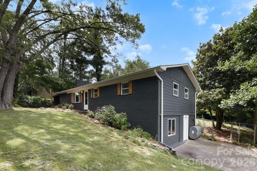 28 Pine Ln, Asheville, NC, 28806-2219 | Card Image