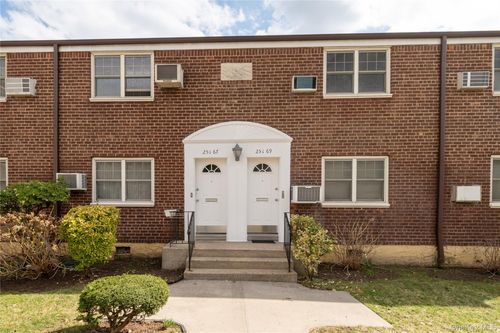 693-25167 61st Ave, Little Neck, NY, 11362-2428 | Card Image