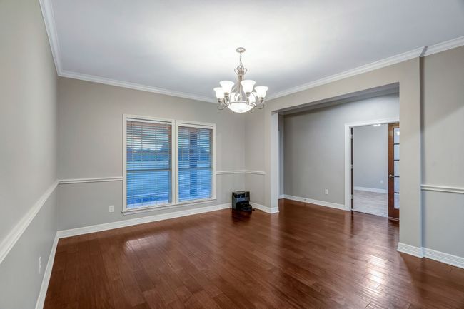 Bring your extendable dining table for your largest events. | Image 22