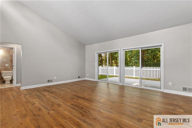 179 Hidden Ct, House other with 2 bedrooms, 2 bathrooms and null parking in Old Bridge NJ | Image 4