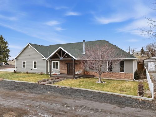 413 Nw Dellah Ave, Wilbur, WA, 99185-8808 | Card Image