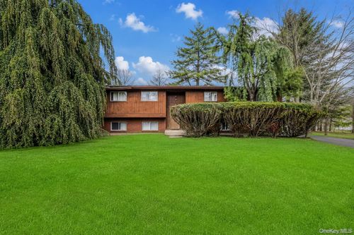 12 Woodwind Ln, Spring Valley, NY, 10977-1614 | Card Image