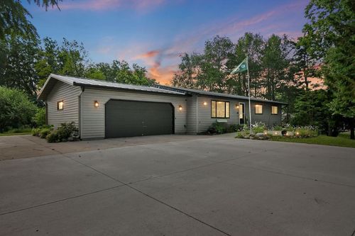 N1544 Poeppel Rd, Fort Atkinson, WI, 53538-9339 | Card Image