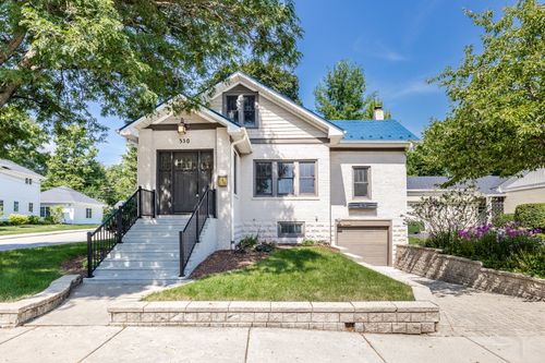 330 River Ln, Geneva, IL, 60134-2754 | Card Image