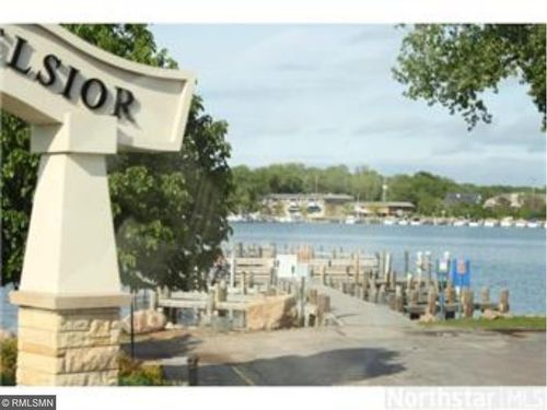 5545 Shorewood Ln, Shorewood, MN, 55331-9582 | Card Image