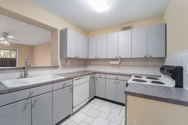 APT-75 - 3300 Pebblebrook Dr, House attached with 1 bedrooms, 1 bathrooms and null parking in Seabrook TX | Image 6