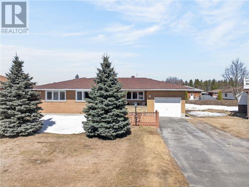 9 Spruce St, Capreol, ON, P0M1H0 | Card Image