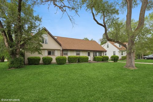 206 Villa Ave, Lake Villa, IL, 60046-8910 | Card Image