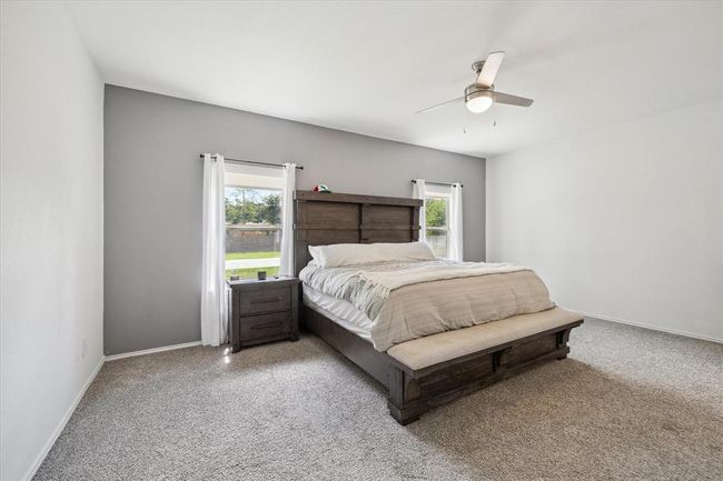 922 Forest Vw, House other with 5 bedrooms, 3 bathrooms and 3 parking in New Caney TX | Image 12