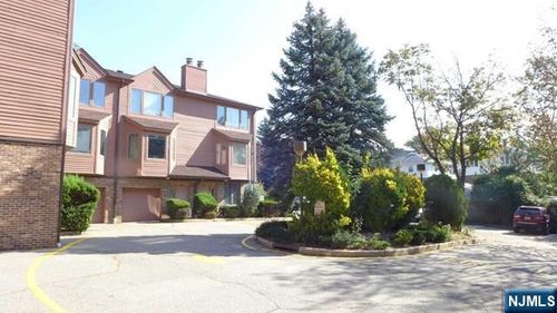 224B Washington Ave, Fort Lee, NJ, 07024-4000 | Card Image