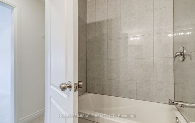 28 Yvonne Dr, House attached with 3 bedrooms, 4 bathrooms and 1 parking in Brampton ON | Image 21