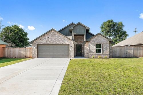 208 E Main St, Calumet, OK, 73014 | Card Image