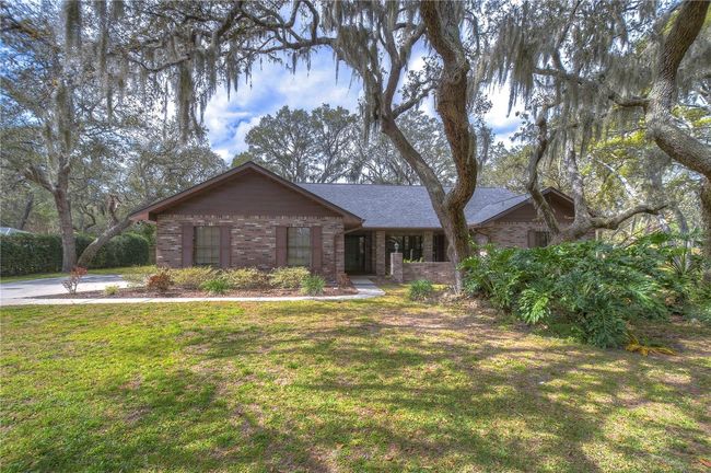 Front of home | Image 8