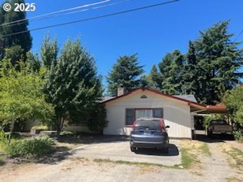 3307 Freeland Rd, Central Point, OR, 97502-1408 | Card Image