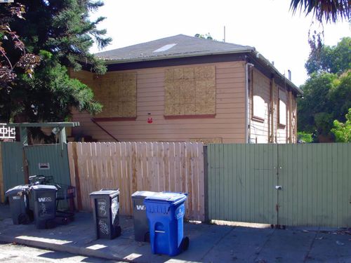577 48th St, Oakland, CA, 94609-2042 | Card Image