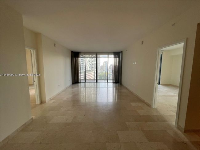 909 - 68 Se 6th St, Condo with 2 bedrooms, 2 bathrooms and null parking in Miami FL | Image 6