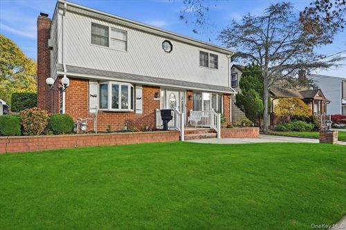 120 Bruce Ter, Mineola, NY, 11501-3317 | Card Image