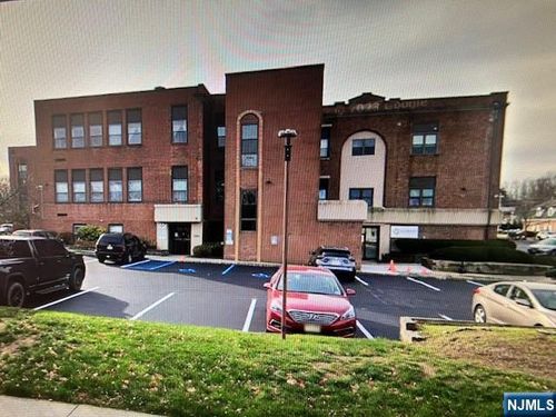 124 Main St, Denville, NJ, 07834-2100 | Card Image