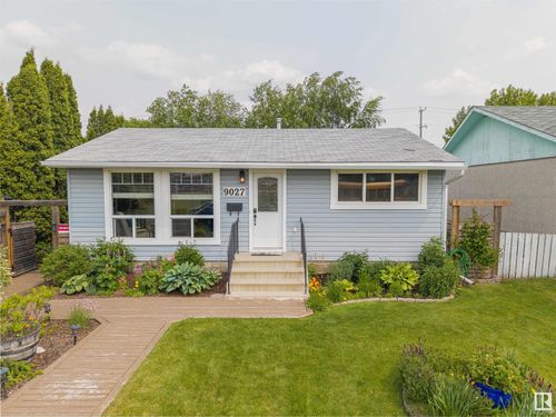 9027 154 St Nw, Edmonton, AB, T5R1T1 | Card Image