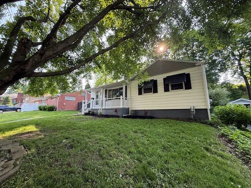 327 Mount Vernon Dr, Ellwood City, PA, 16117-1407 | Card Image