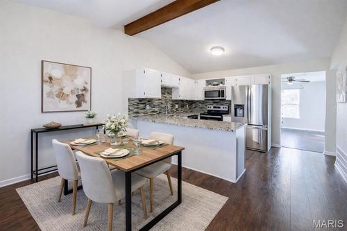 1432 Surrey Ln, Saint Peters, MO, 63304-2807 | Card Image