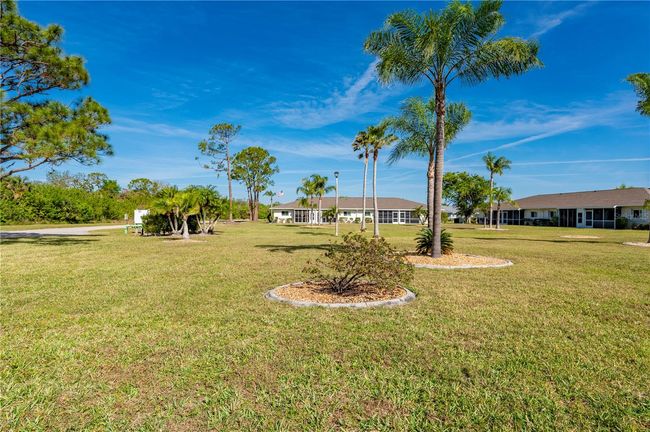 APT-1902 - 12538 Sw Kingsway Cir, Condo with 2 bedrooms, 2 bathrooms and null parking in LAKE SUZY FL | Image 24