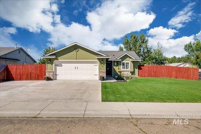 7701 Arlington Drive, House other with 3 bedrooms, 2 bathrooms and 2 parking in Nampa ID | Image 2