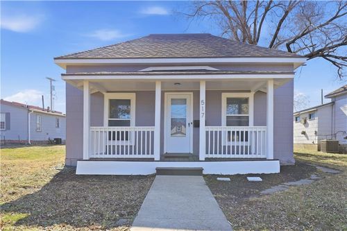 517 Parker Ave, Osawatomie, KS, 66064-1338 | Card Image