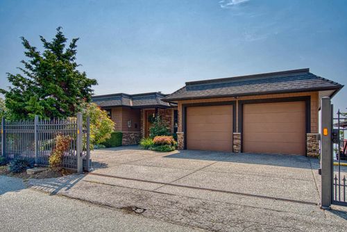15357 Columbia Ave, White Rock, BC, V4B1J8 | Card Image