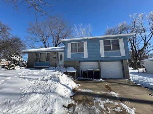 9211 Manchester Ave, Kansas City, MO, 64138-4369 | Card Image