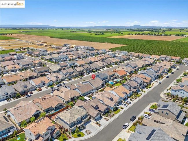 2939 Valencia St, House other with 4 bedrooms, 3 bathrooms and 2 parking in Lodi CA | Image 57