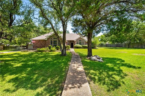 4 Holly Xing, Belton, TX, 76513-6856 | Card Image
