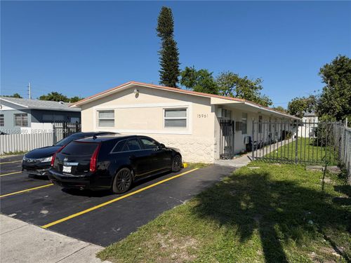 15961 Ne 18th Pl, North Miami Beach, FL, 33162-5752 | Card Image