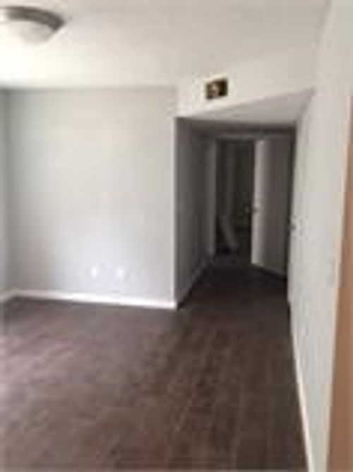 511 S Main St, Mansfield, TX, 76063-3169 | Card Image