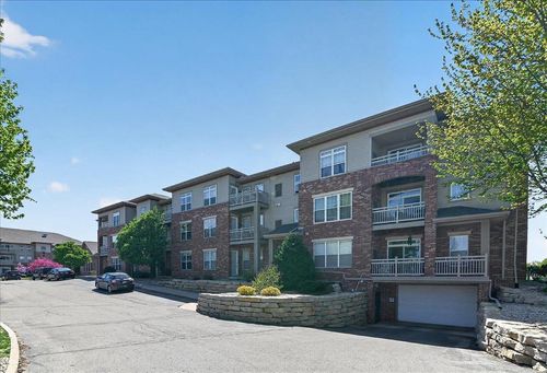 305-101 Metro Terrace, Madison, WI, 53718 | Card Image
